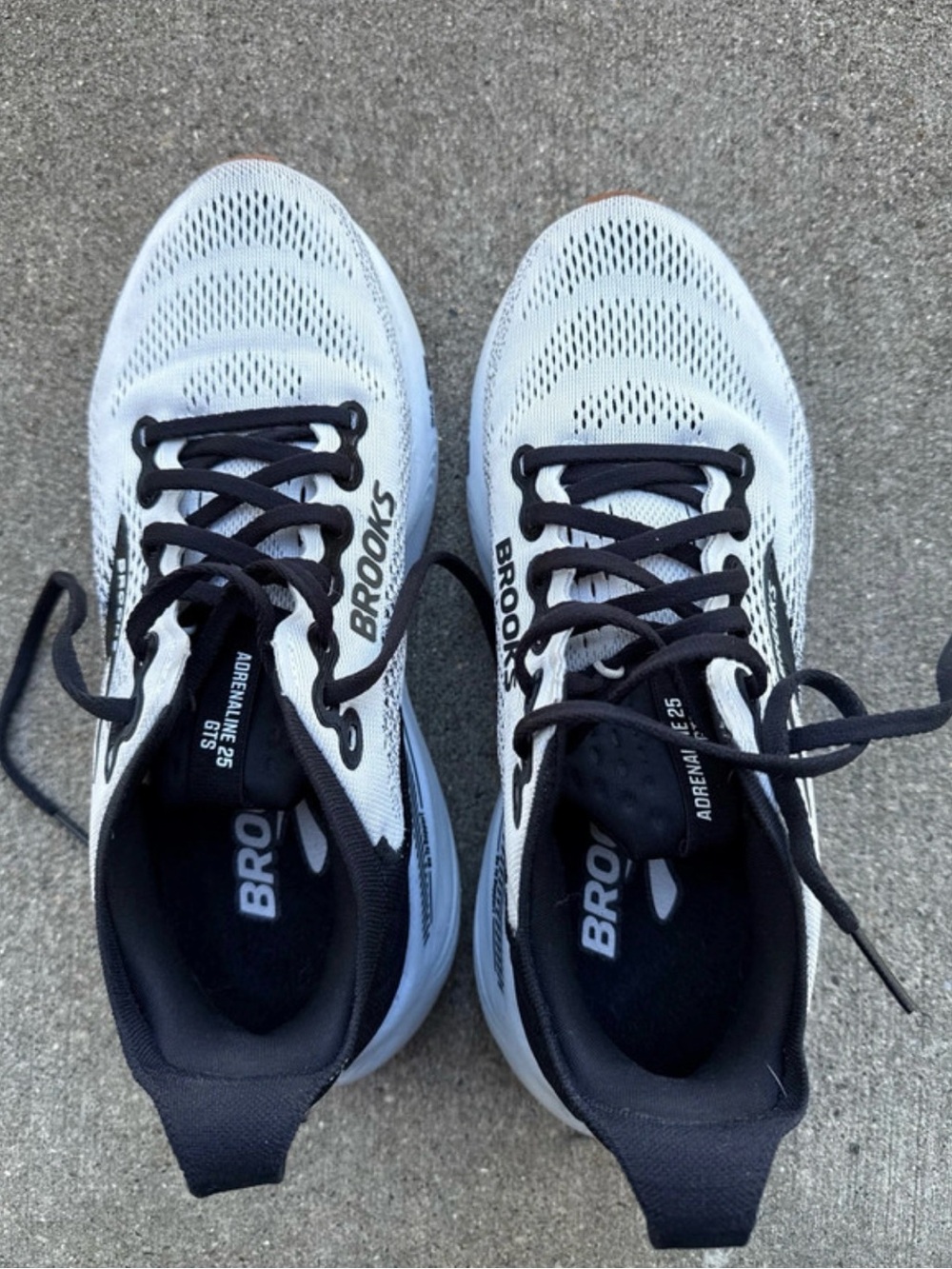 Brooks Women's Adrenaline GTS Running Shoes - White/Black